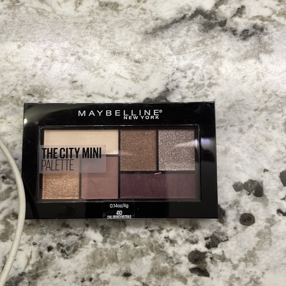 4 eyeshadow palettes - Picture 5 of 5